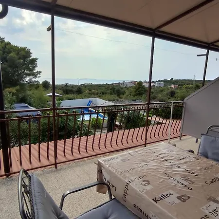 Apartments Villa Velin *