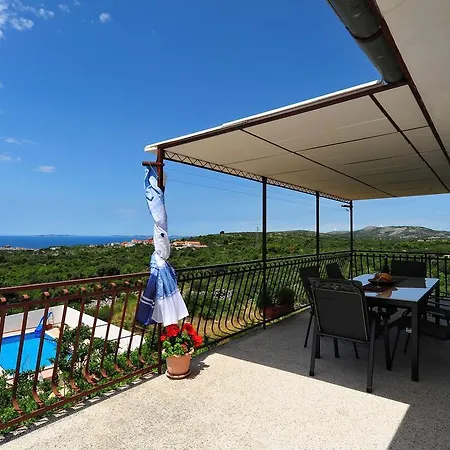 Apartment Apartments Villa Velin Primosten
